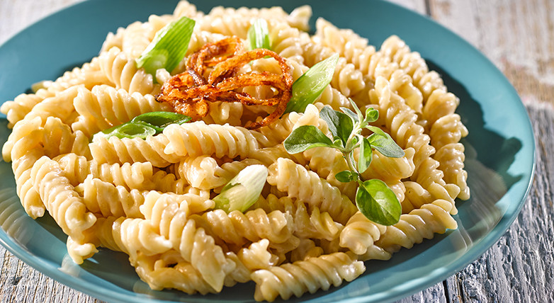 Dinkel Dralli mit Jungzwiebeln und Tiroler Bergkäse